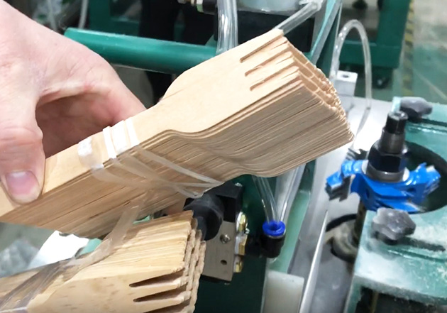 Wooden Fork Teeth Cutting Machine